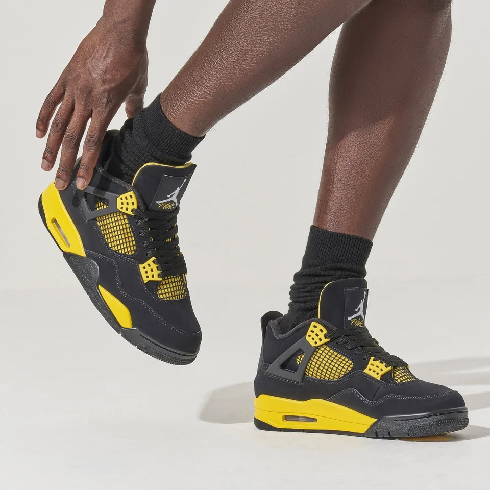 Jordan Air Jordan 4, Thunder (Black - Yellow) (7)