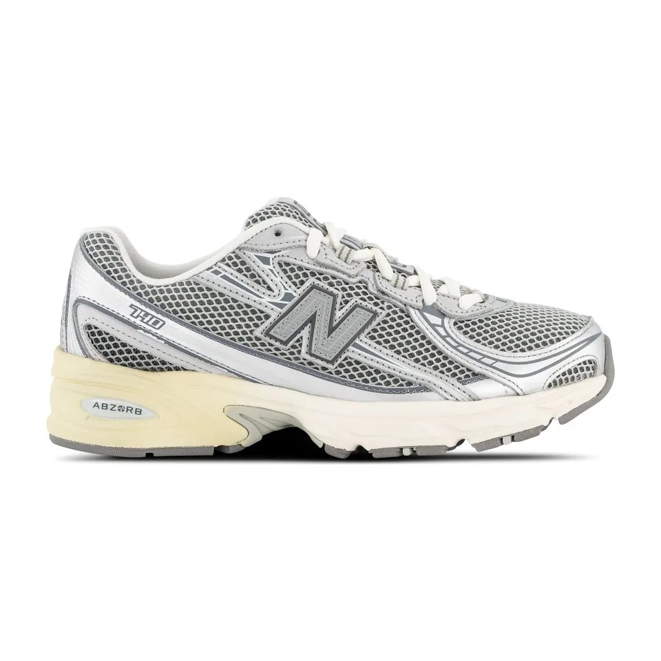 New Balance 740