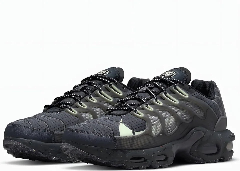 Nike Air Max Plus Utility, Black - Volt (2)