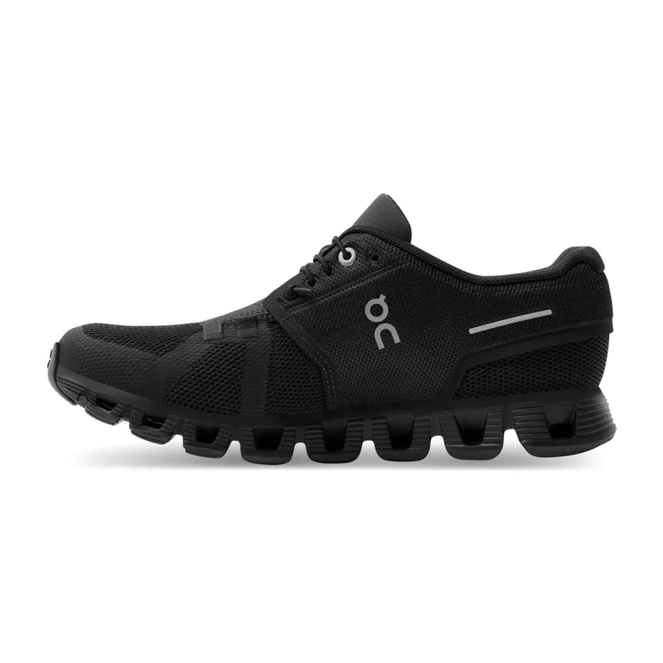 On Cloud 5, All Black